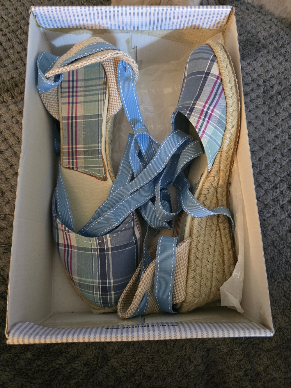 Tommy Hilfiger Regina Madras Plaid Espadrille Sandals W/Ankle Ties. Size 9 1/2